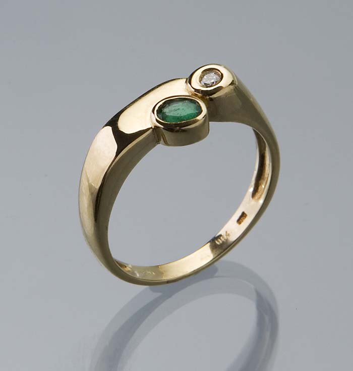 Smaragd-Brillant-Ring.
