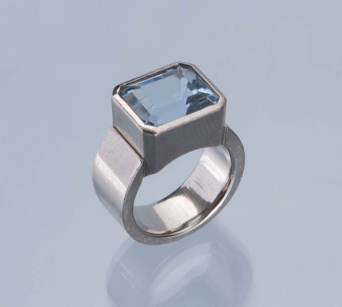 Aquamarin-Design-Ring.