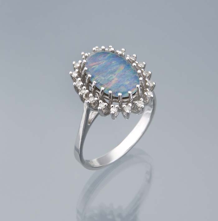 Opal-Diamant-Ring.