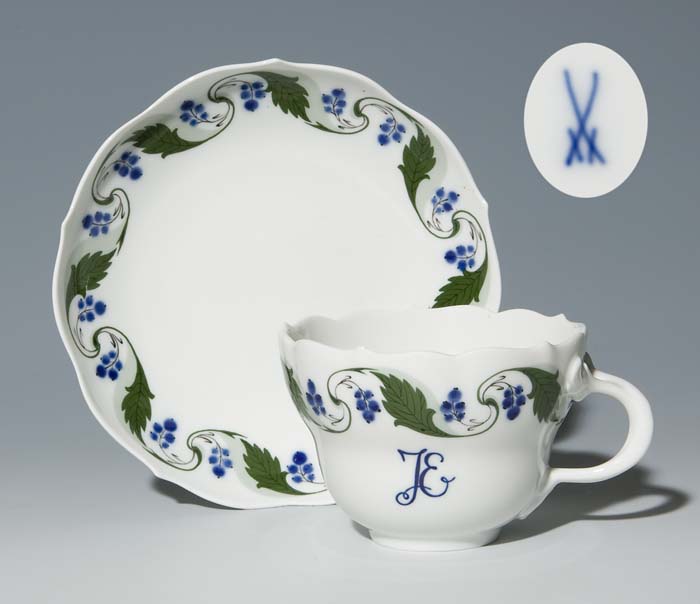 Große Monogramm-Tasse, Untertasse.