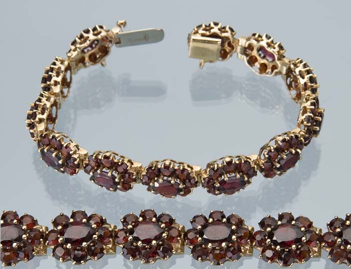 Granat-Armband.