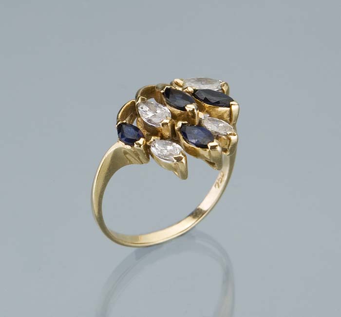 Saphir-Diamant-Ring.