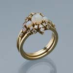 Brillant-Ring mit Opal-Ring.