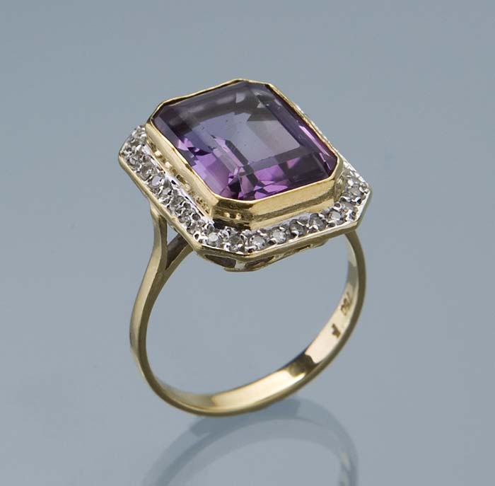 Amethyst-Diamant-Ring.
