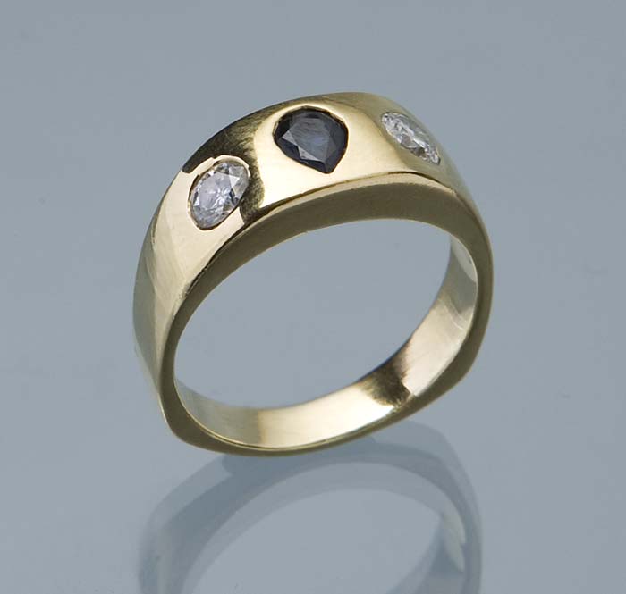 Saphir-Brillant-Ring.