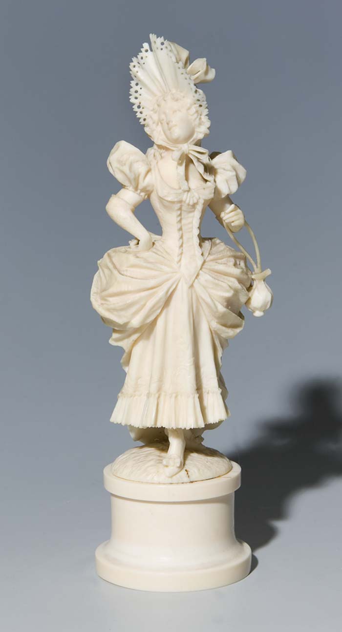 Biedermeier-Kostümfigur.