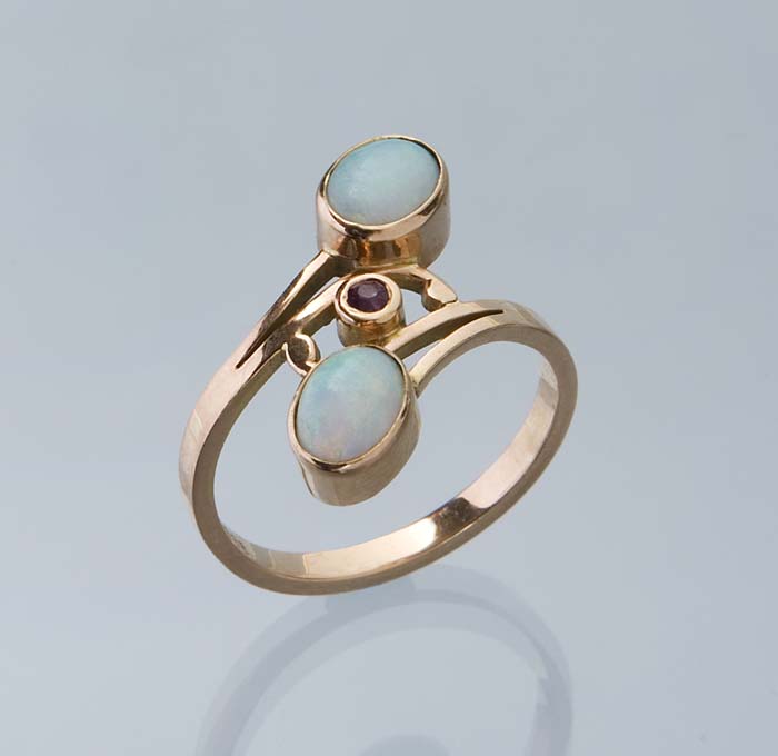Opal-Rubin-Ring.