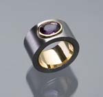 Schwerer Amethyst-Bandring.