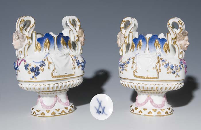 Pendant seltene Louis XVI-Vasen.