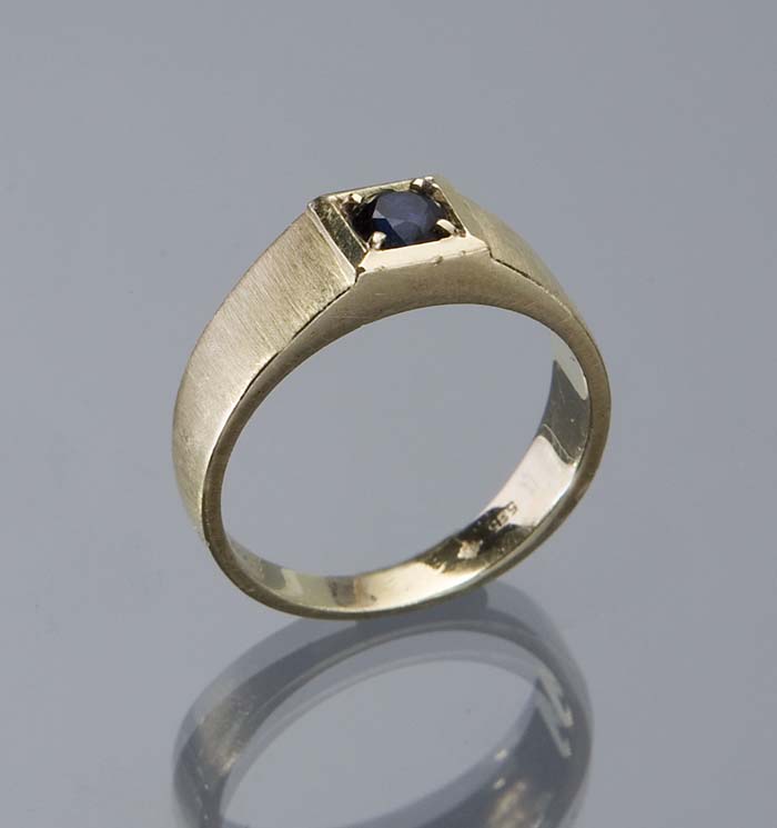 Saphir-Ring.