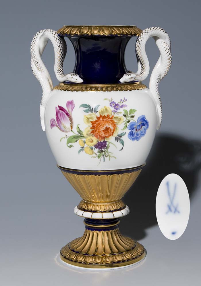 Schlangenhenkel-Vase.