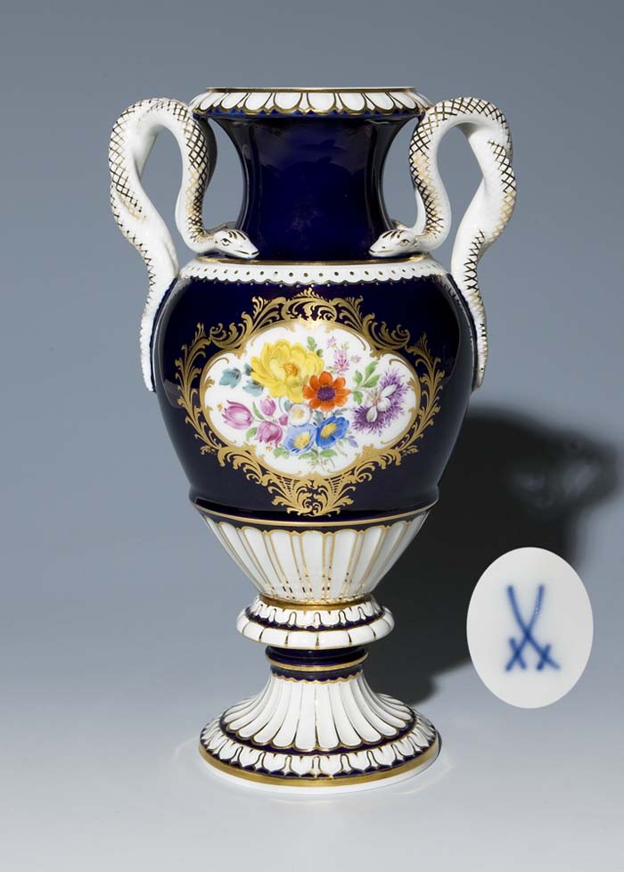 Schlangenhenkelvase.