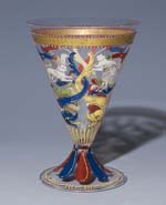 Kelchglas mit Renaissance-Ornamenten.