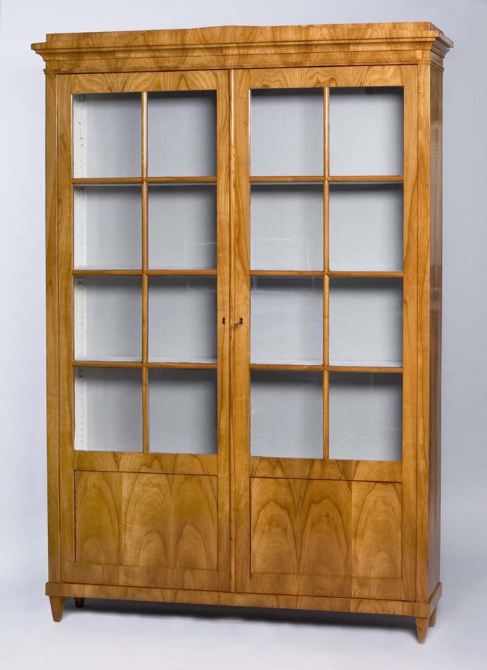 Biedermeier-Bücherschrank.