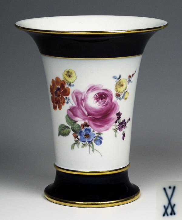 Vase.