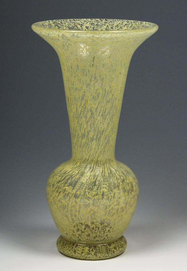 Schaumglas-Vase.