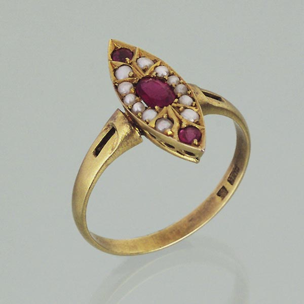 Jugendstil-Ring.