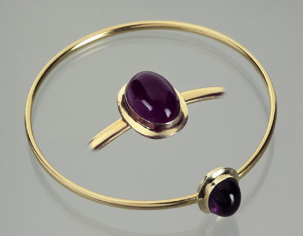 Amethyst-Goldarmreifen.