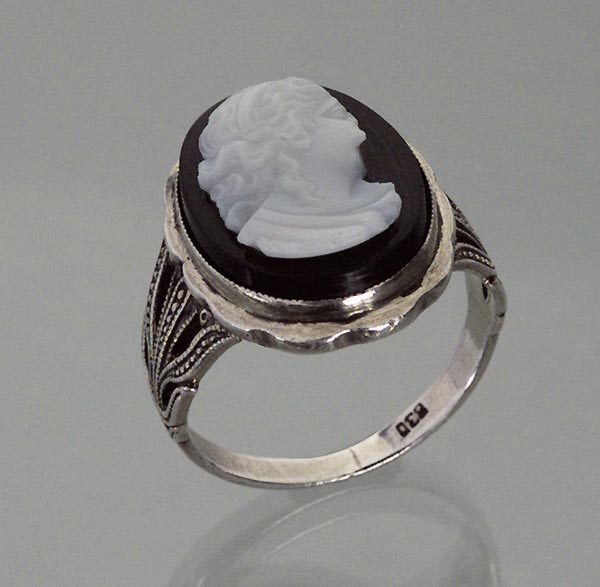 Kamee-Ring.