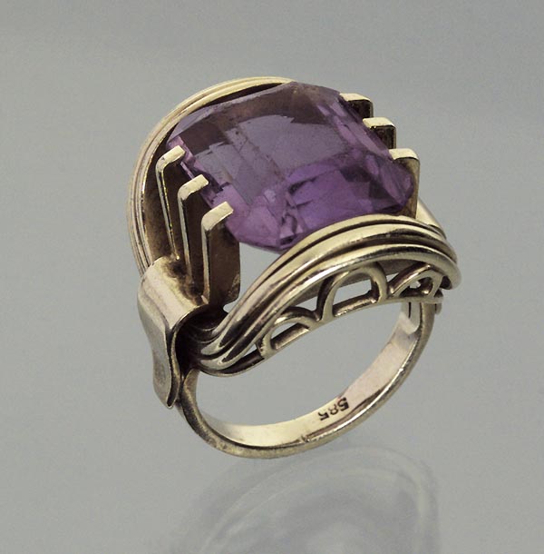 Großer Amethyst-Ring.