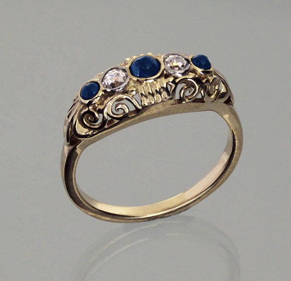 Saphir-Diamant-Ring.