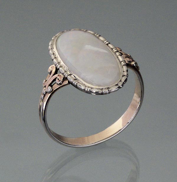 Opal-Ring.