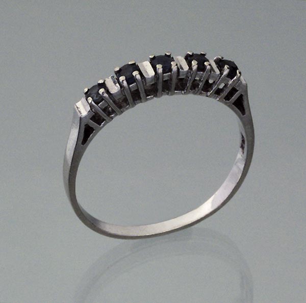 Saphir-Ring.