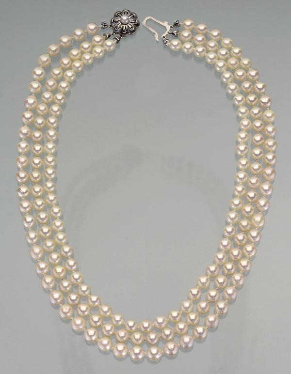 Perlencollier.