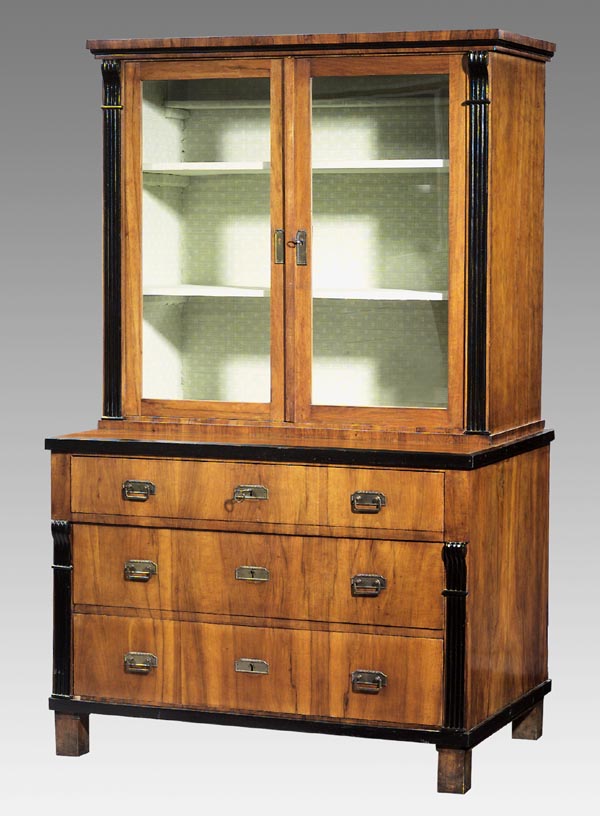 Biedermeier-Aufsatzkommode.