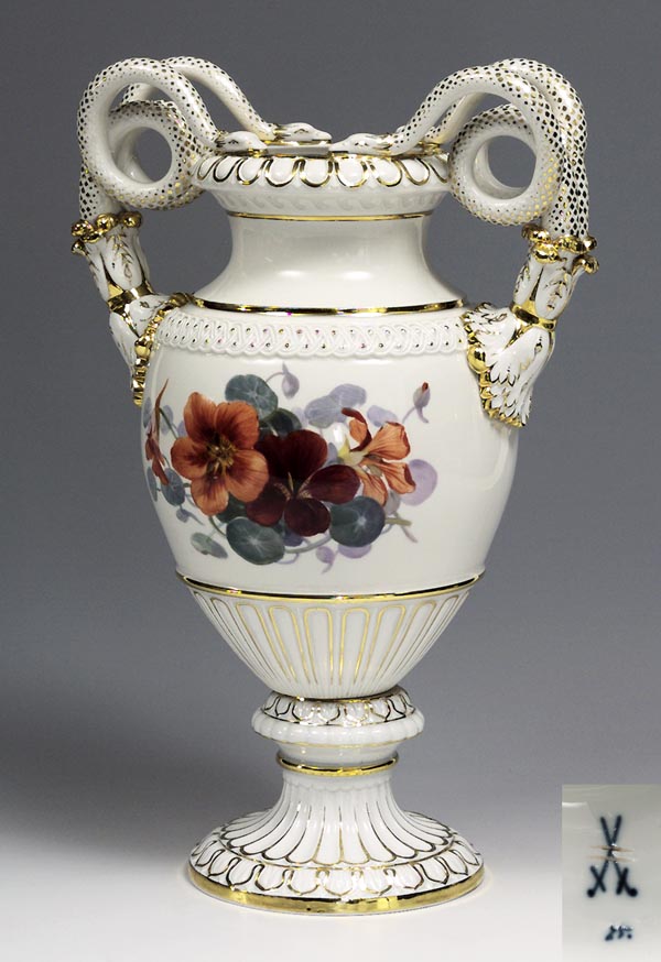 Schlangenhenkelvase.