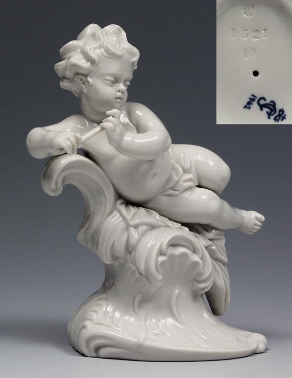 Putto-Figur.