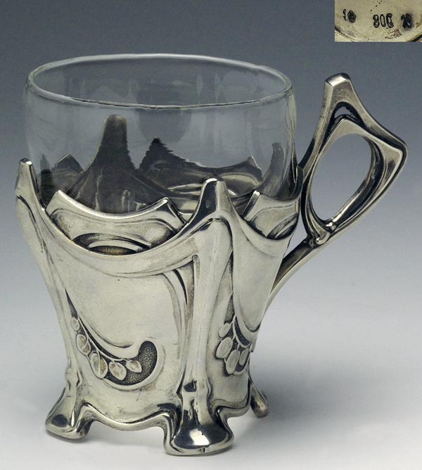 Jugendstil-Teeglas.