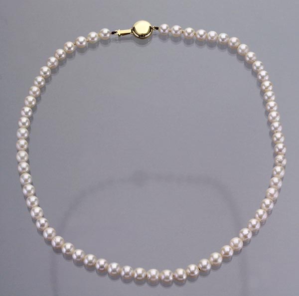 Perlencollier.