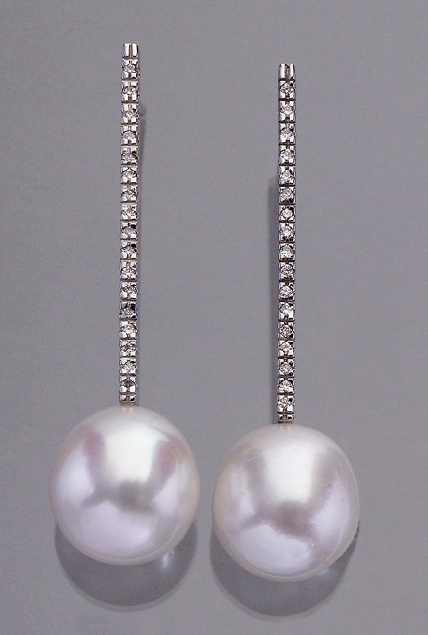 Paar Perlen-Brillant-Ohrstecker.