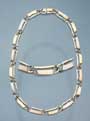 Collier.