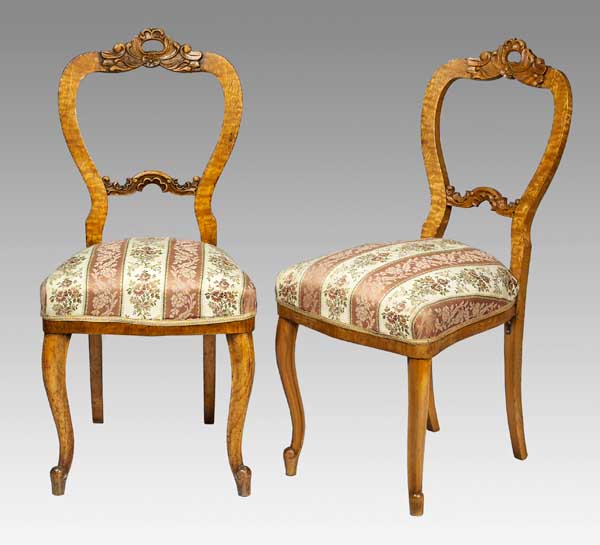 Paar Louis Philippe-Stühle.