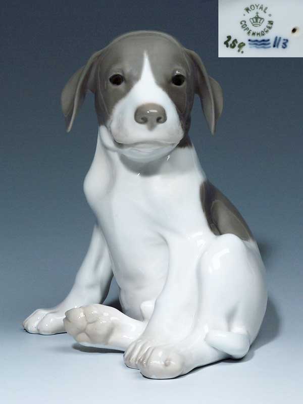 Jugendstil-Tierfigur.