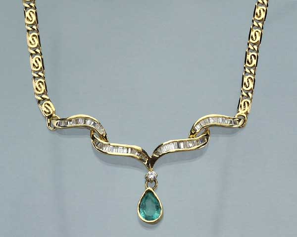 Smaragd-Diamant-Collier.