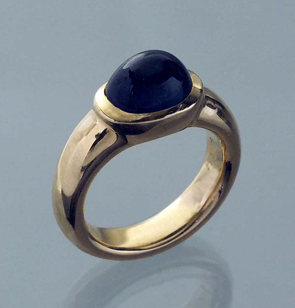 Saphir-Ring.