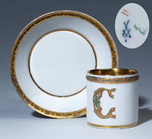 Monogramm-Tasse, Untertasse.