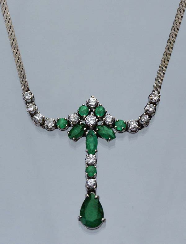 Smaragd-Brillant-Collier.