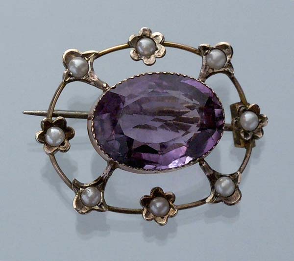 Amethyst-Brosche.