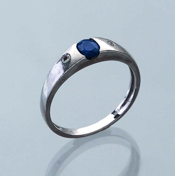 Saphir-Ring.