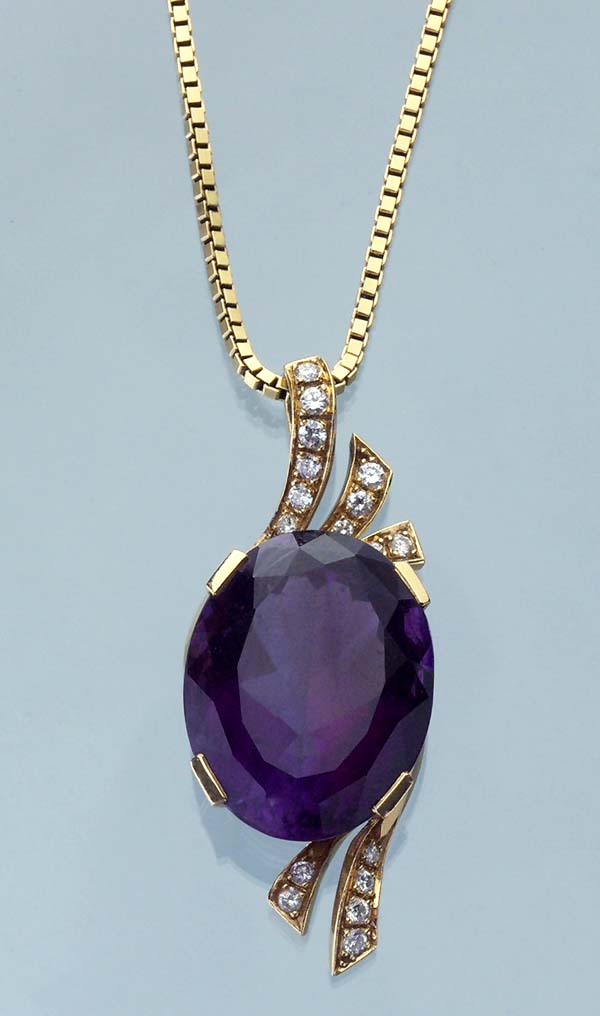 Amethyst-Brillant-Anhänger, Kette.