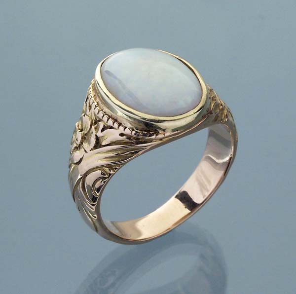 Opal-Ring.