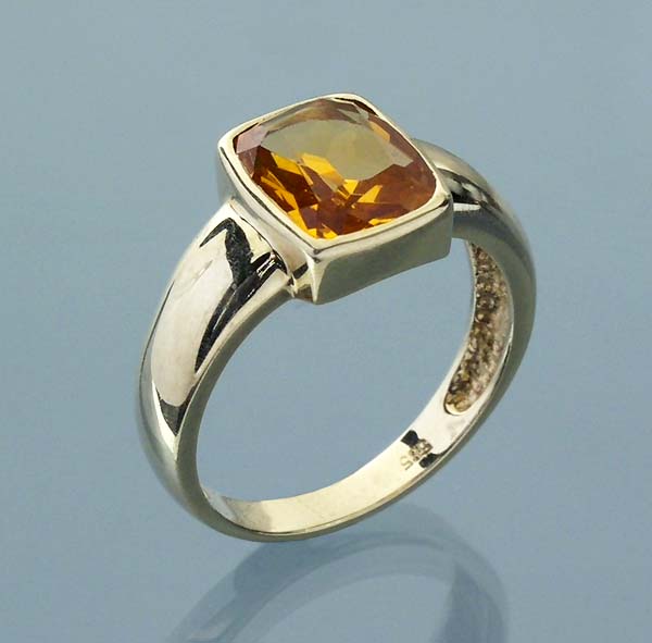 Saphir-Ring.