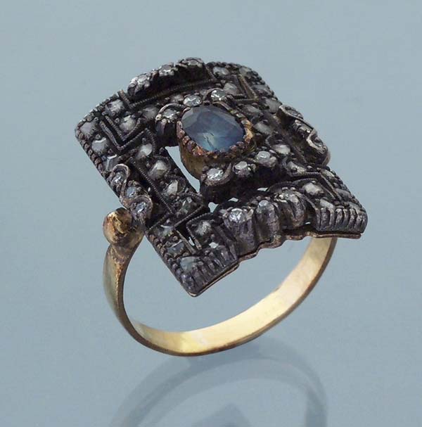 Saphir-Diamant-Ring.