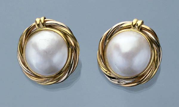 Paar Perlen-Ohrclips.