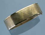Schwerer Gold-Armreifen.