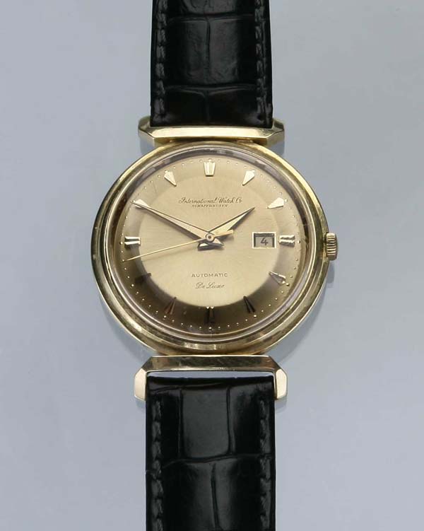 Goldene IWC-Armbanduhr.